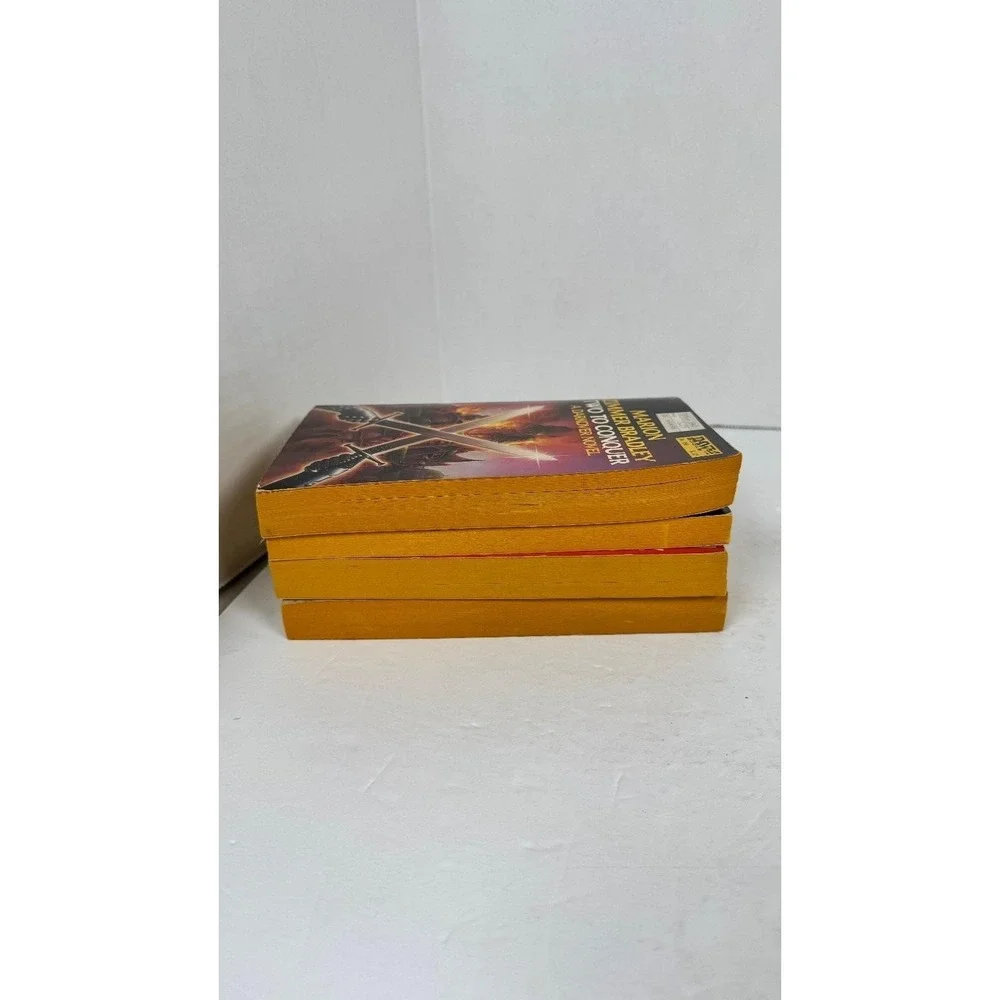 Marion‎ Zimmer Bradley Darkover Novels DAW Books Sci-Fi Fantasy Paperback Lot 4